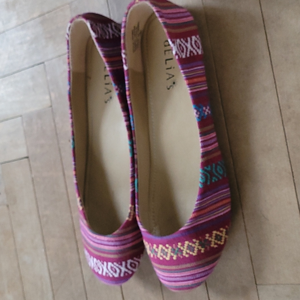 Delia's Fushia Folk-lark Print Ballet Flat size 9